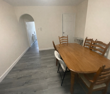 2 bedroom semi-detached house to rent - Photo 2