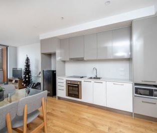 City Life Made So Easy! - Photo 5