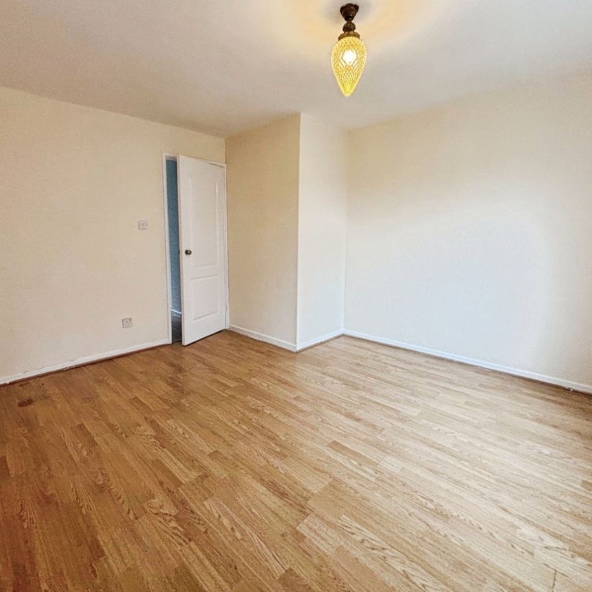 2 bedroom House To Let Total Size: 851 SQ FT - Photo 1