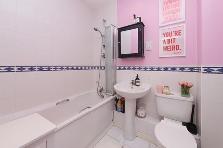 Exchange Walk, Pinner, HA5 - Photo 2