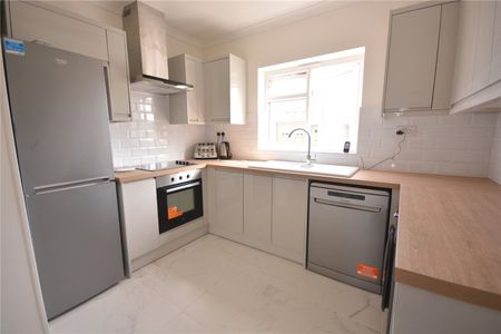 Victoria Place, Epsom, Surrey, KT17 1BX - Photo 5