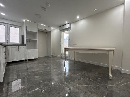 Location Appartement 4 pièces 127m² - Photo 4