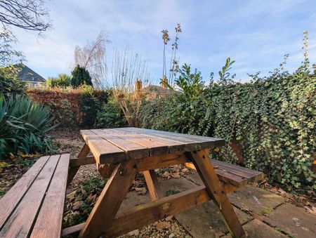 1 bedroom in a house share to rent - Photo 5