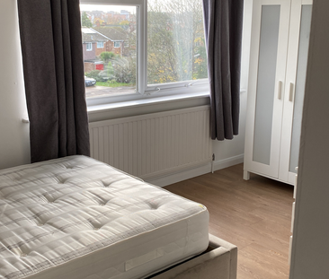 Bridgefield Close Room 4 - Photo 1