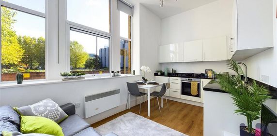 Studio to rent - Photo 2