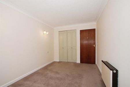 1 bedroom retirement property to rent - Photo 3