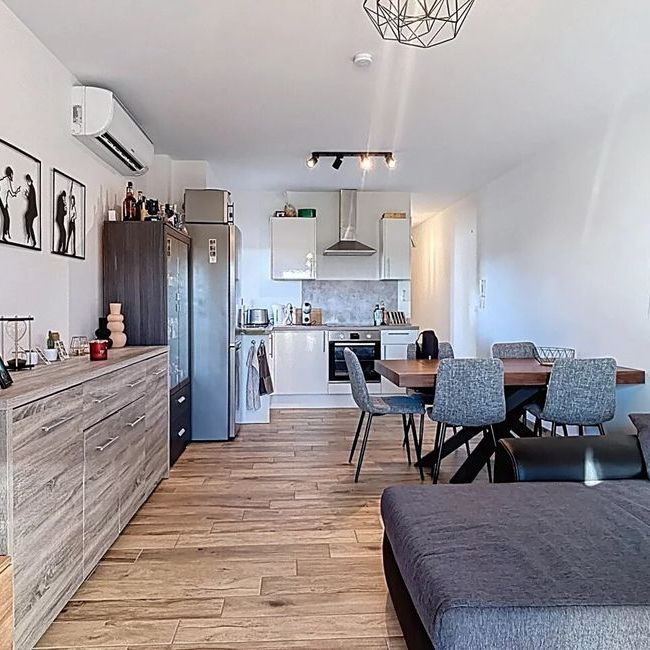 Appartement te huur in Louveigné voor € 725 met 1 slaapkamer - Photo 1