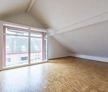 Grosszügige Dachwohnung in Aesch sucht neuen Mieter - Photo 6