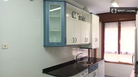 3 room luxury Flat for rent in Barakaldo, Spain - Photo 5
