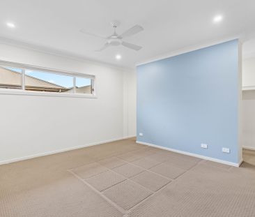 Stately Elegance Meets Modern Comfort in Spring Farm - Photo 4