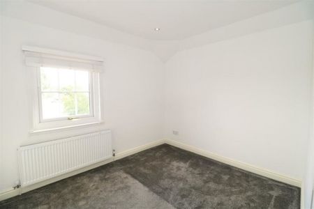 Frythe Close, Kenilworth - - Photo 4