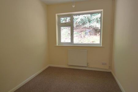 3 bedroom detached bungalow to rent - Photo 5