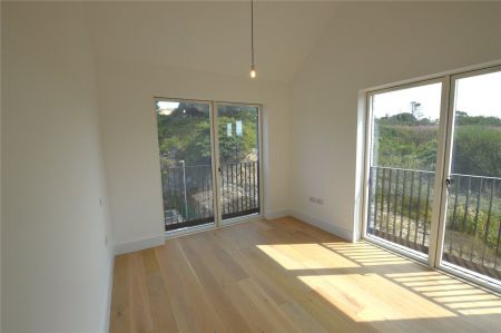 Chi Kober, North Quay, Hayle, Cornwall, TR27 - Photo 4