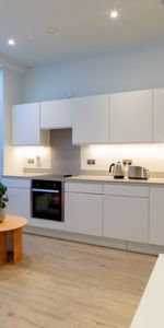 Park Street Room 3 - Photo 3