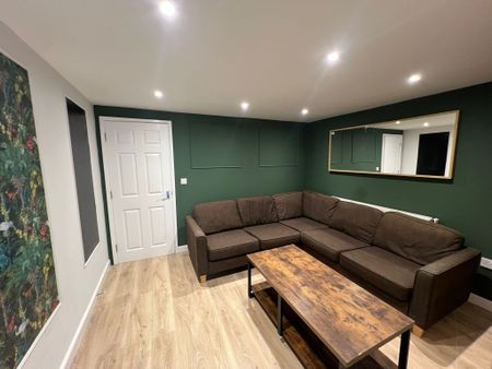 272 Hubert Road - Photo 3