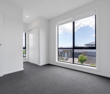 Contemporary Townhouse! - Photo 6