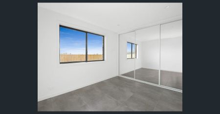 Quality one bedroom granny flat with backyard - Photo 2