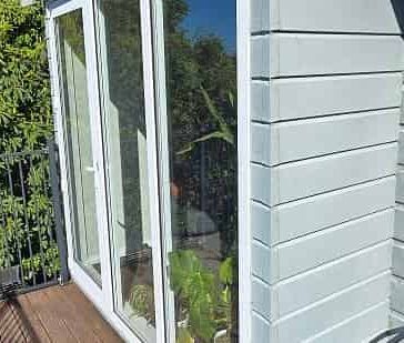 Charming 4BR Hataitai Haven w/ AC & Balcony - Photo 1