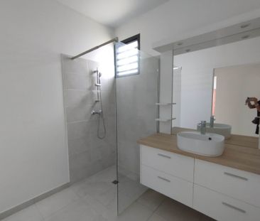 Location Maison 4 pièces 110m² MATOURY 97351 - Photo 4