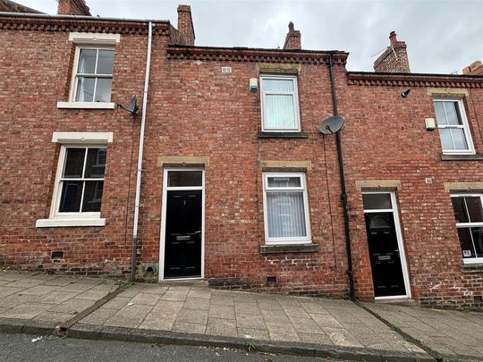4 bedroom terraced house to rent - Photo 1