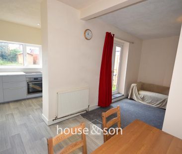 4 bedroom detached house to rent - Photo 2