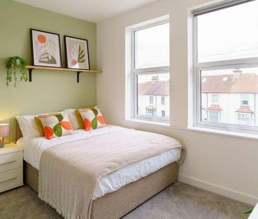 Kings Avenue, Falmouth, TR11 - Photo 2