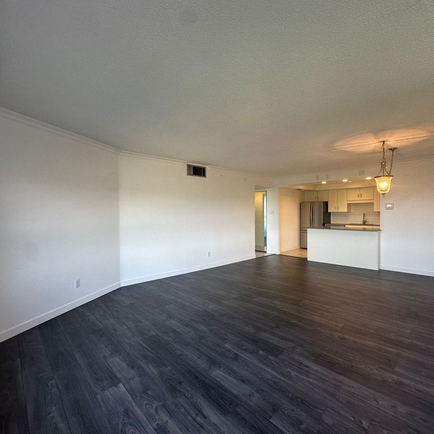 For Lease - 1300 Bloor Street Unit# 905, Mississauga, Ontario - Photo 1