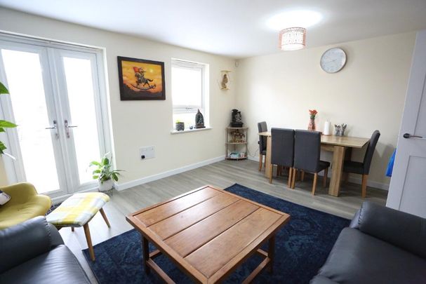 3 bedroom end of terrace house to rent - Photo 1