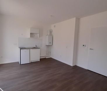 location Appartement T0 DE 30.67m² À CLAYE SOUILLY - Photo 2