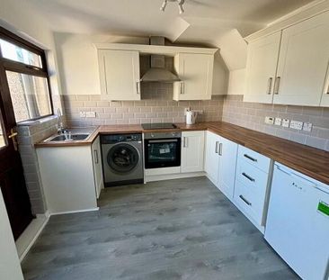24 Railway Street, Comber, BT23 5HQ - Photo 4