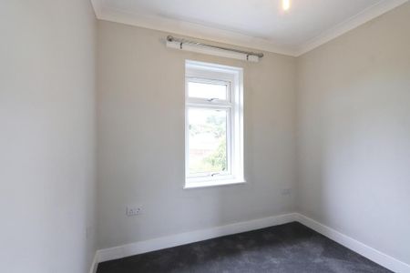 2 bedroom semi-detached house to rent - Photo 3