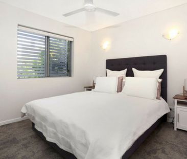 Beautiful Apartment in Boutique Complex - Photo 3