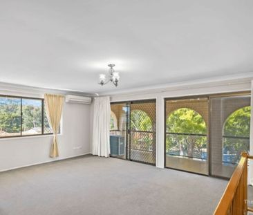 Family Oasis with Sparkling Pool, Garden & Pool Service Included - Photo 1
