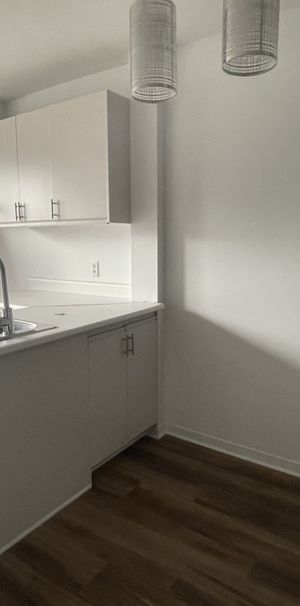 5 1/2- (haut De Triplex) - Photo 1