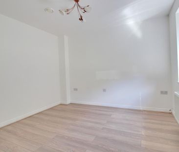 4 bedroom terraced house to rent - Photo 5