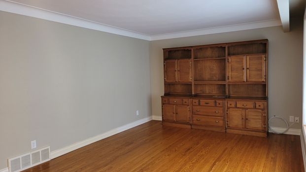 For Lease - 14 Forest Road, Grimsby, Ontario - Photo 1