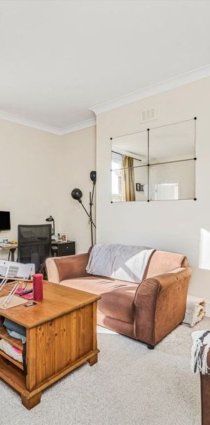 St. James Terrace, SW12 8HJ, London - Photo 1