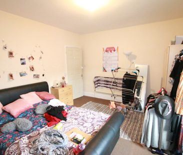 3 Bed Terraced House, Donnington Gardens, RG1 - Photo 4