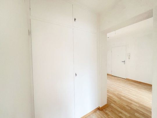 Gepflegte Drei-Zimmerwohnung mit modernem Duschbad und Balkon - Photo 1