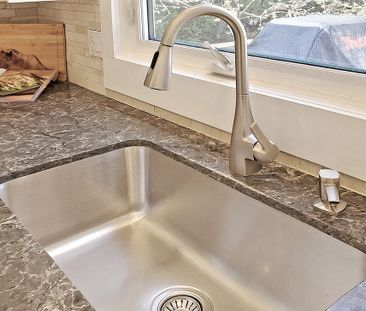 For Lease - 2055 Waters Edge Drive, Oakville, Ontario - Photo 5