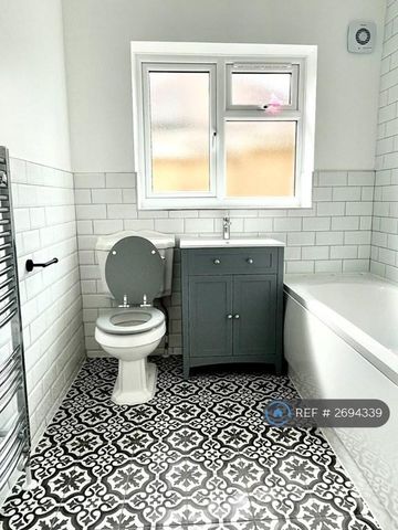 3 bedroom bungalow to rent - Photo 3