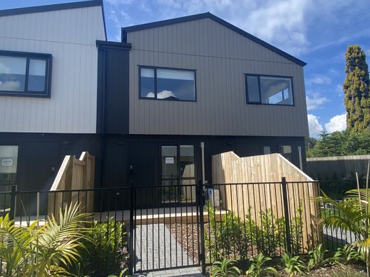 24 Paetai Lane, Te Atatu Peninsula - Photo 1