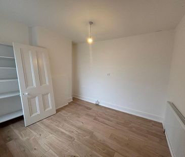 4 bedroom terraced house to rent - Photo 4