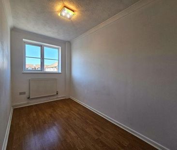 2 bedroom semi-detached house to rent - Photo 3