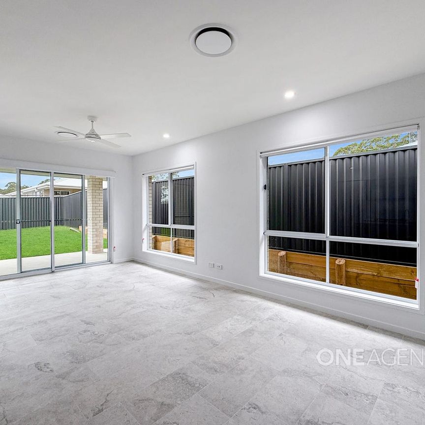 Brand new living - Photo 1