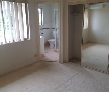 Upper Coomera - Photo 2