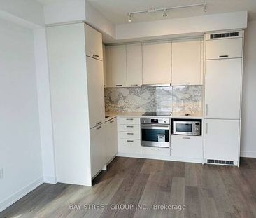 Highway 7/Jane Brand New 1Bdrm Corner Lrg Balcony Modern Kitchen - Photo 3