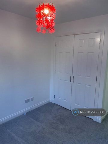 5 bedroom detached house to rent - Photo 3