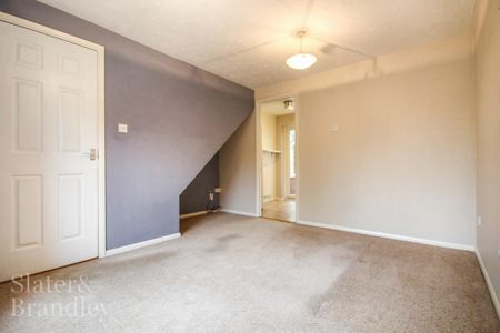 2 bedroom terraced house to rent - Photo 2