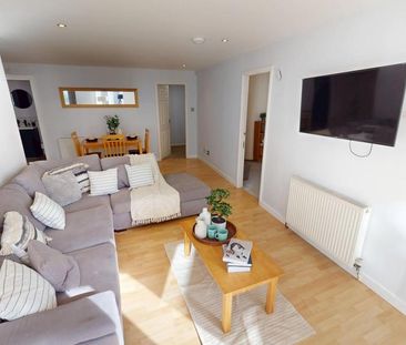3 bedroom flat to rent - Photo 1
